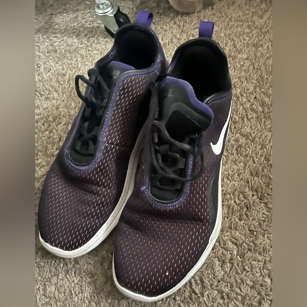 Nike Air Max women’s sneakers